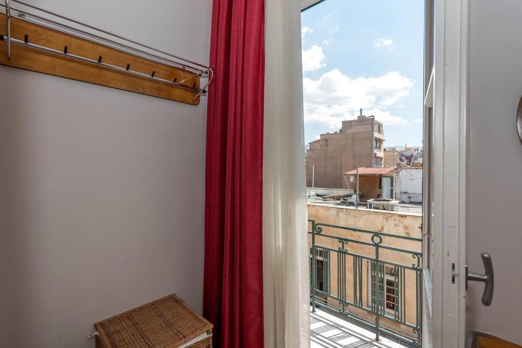 Single Bed 6-Bed Mixed Dormitory Room