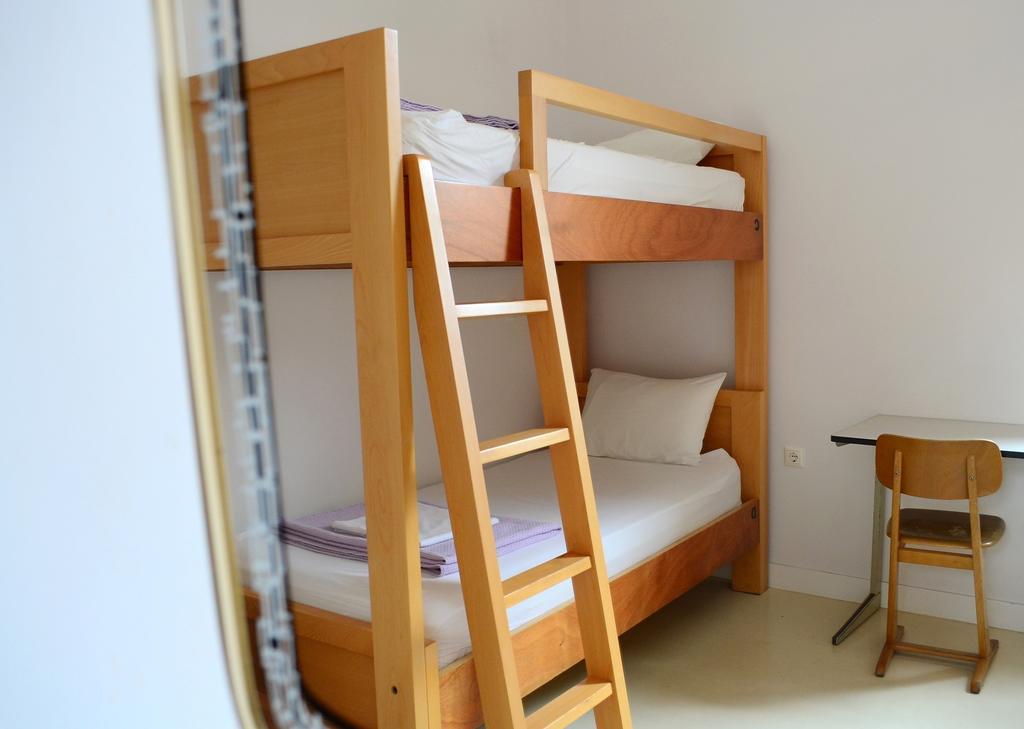Single Bed 4-Bed Mixed Dormitory Room